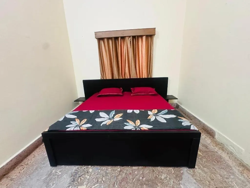 מלון ורנאסי The Swati Palace